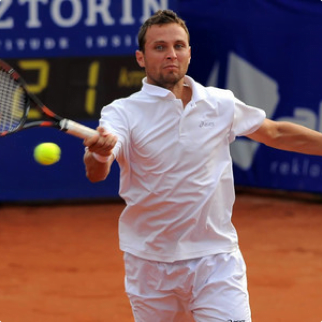 Tomasz Bednarek, ranked on 44 tennis player of the world, has joined the group of our clients. Squares Studio 2 Tomasz Bednarek, ranked on 44 tennis player of the world, has joined the group of our clients. Squares Studio 1